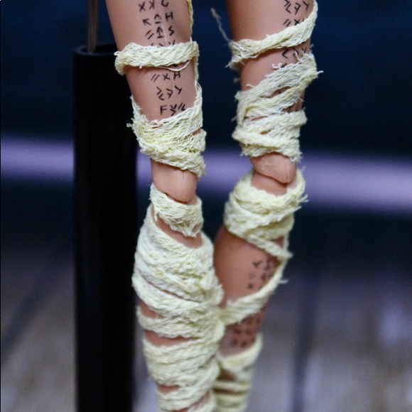 SOLD.        Princess Ahmanet The Mummy OOAK - Picture 7 of 8